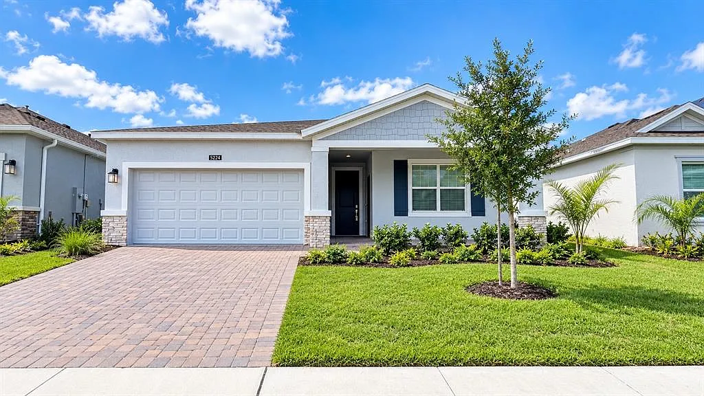 4 bed, 3.0 bath, 2109 sqft, $2,550 — Photo 1