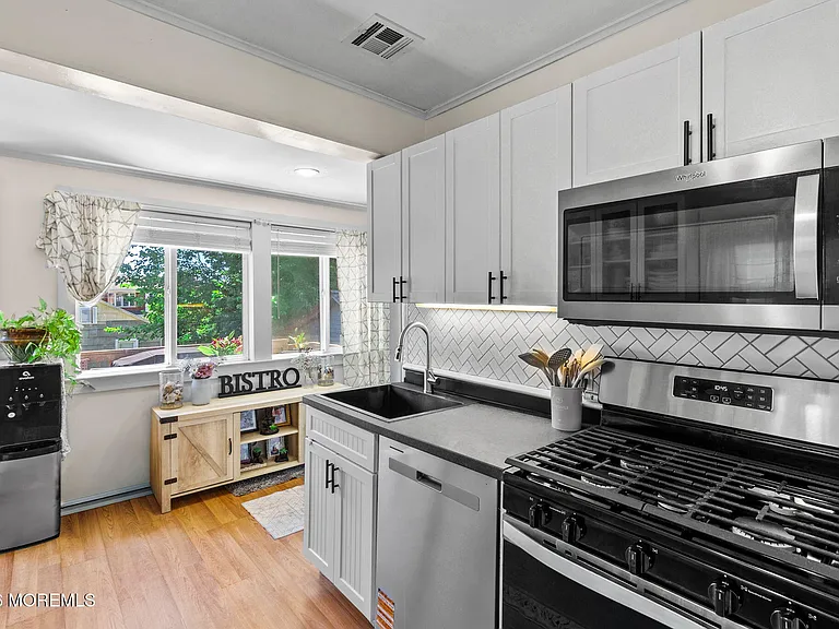 89 Washington Ave — Photo 23
