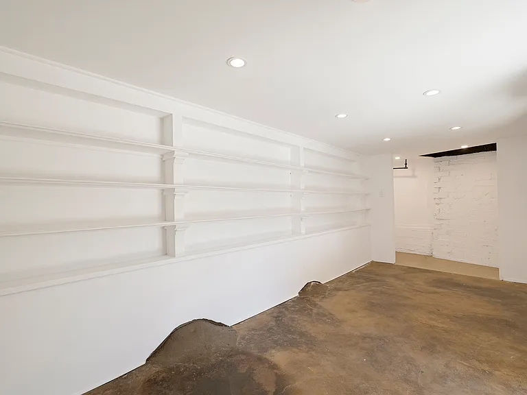 2254 Cross St — Photo 36