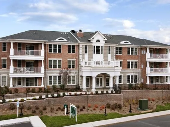 129 Four Seasons Dr, North Caldwell, NJ 07006