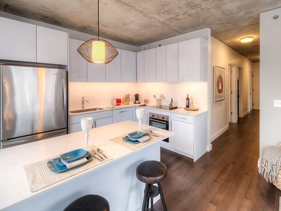 1st image of 217 W Illinois St #1710