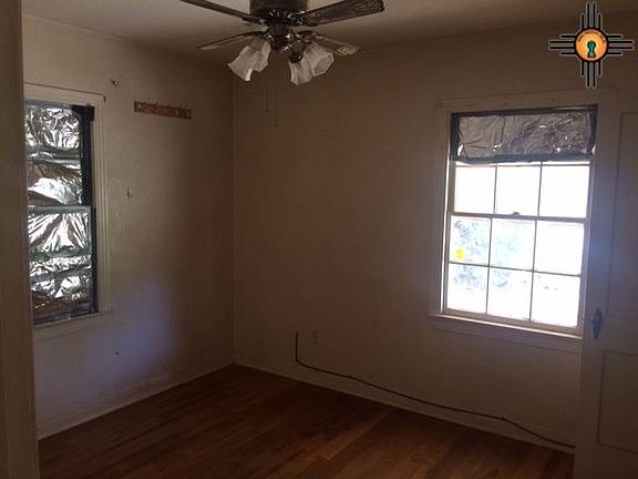 4th image of 208 E Church St