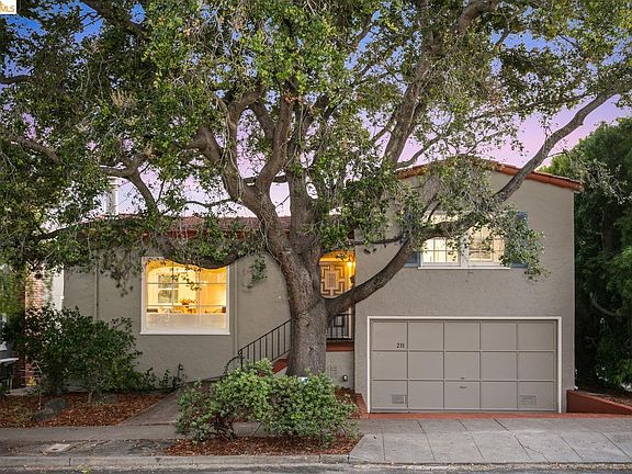 2nd image of 211 San Carlos Ave