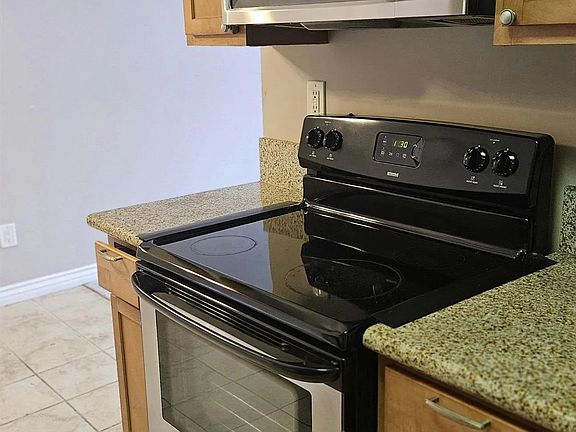 4th image of 1386 E Madison Ave Unit 31