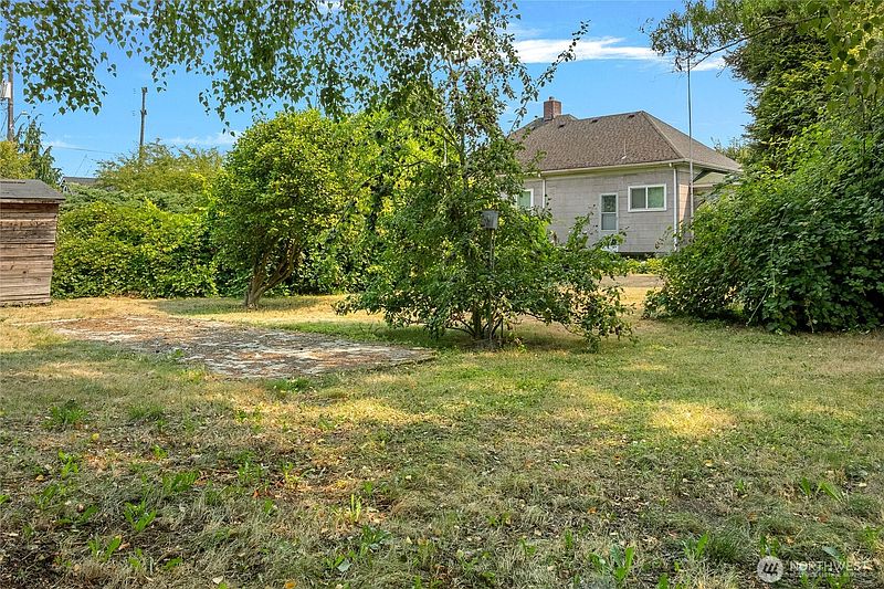 4th image of 1445 S Cloverdale Street