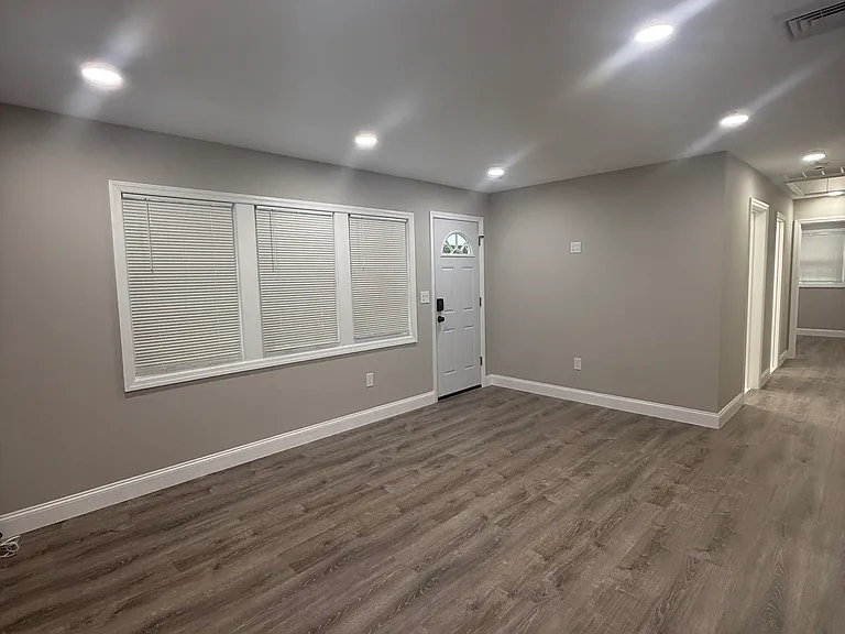 685 Violet Ave #1 — Photo 2