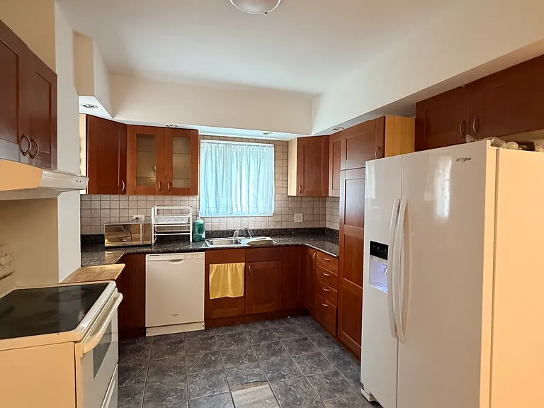 606 Tompkins Ave #2 — Photo 9