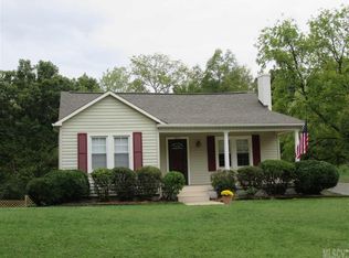 1010 Harrisburg Dr SW, Lenoir, NC 28645