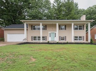 1328 Miller Ln, New Albany, IN