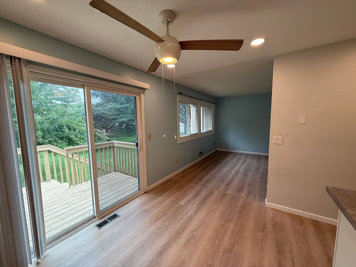 Updated Townhome in Coon Rapids!! 3bed/2bath — Photo 4