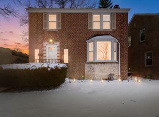 8334 Harding Ave, Skokie, IL 60076
