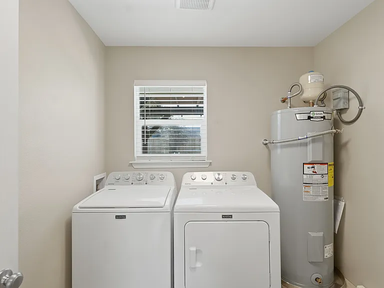 1409 Highland Dr — Photo 23