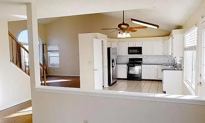 7836 Scarborough Dr — Photo 24