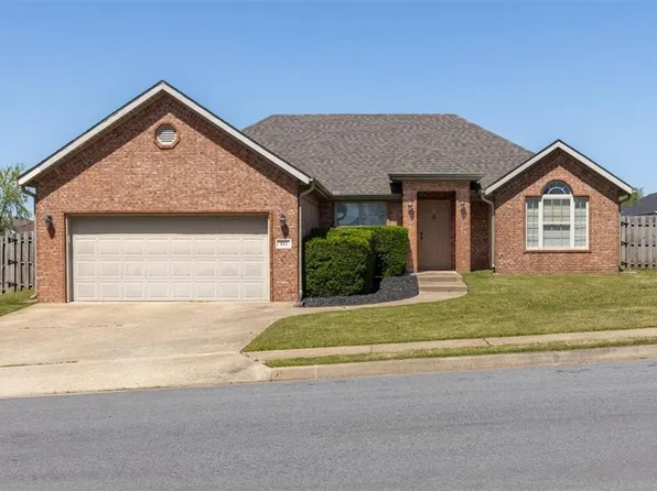 311 Asboth Dr, Centerton, AR 72719