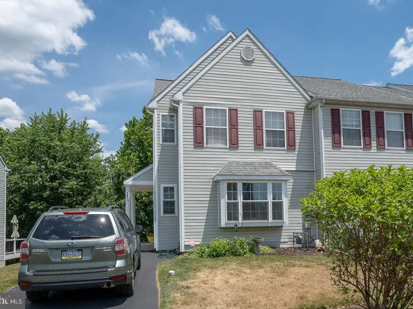 240 Spring Valley Way, Aston, PA 19014