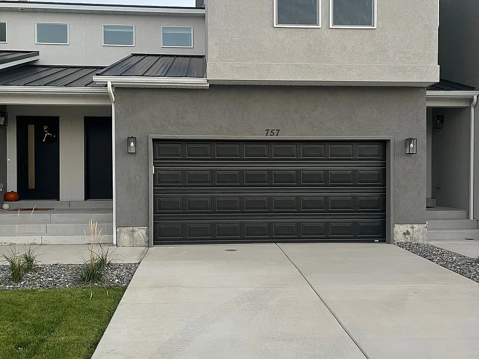 4055 S Woodland Ave