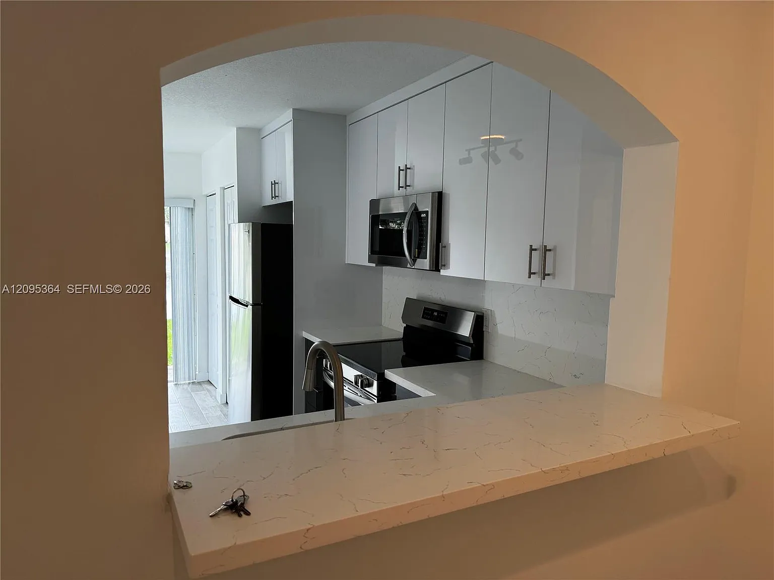 Venetia Gardens Condo — Photo 3