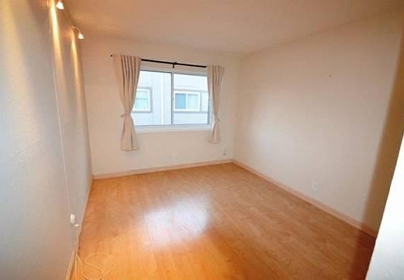 2 nd bedroom