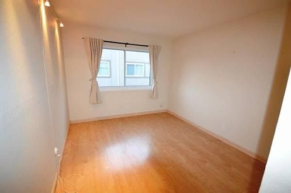 2 nd bedroom