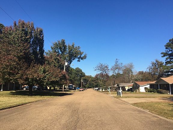 5th image of 227 W Lisa Dr