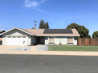 910 W Vassar Ave, Visalia, CA 93277
