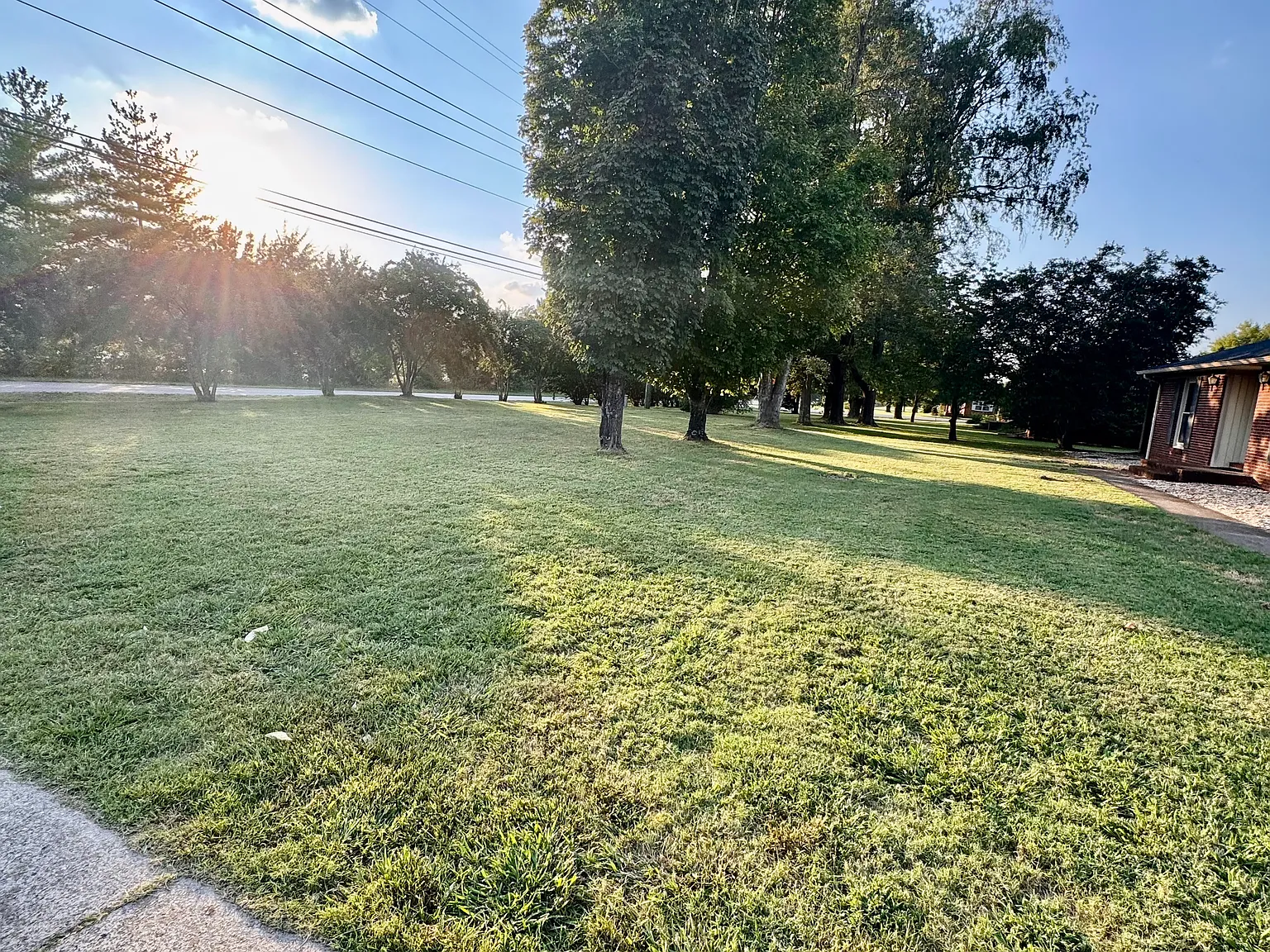 3 bed, 2340 sqft, $2,300 — Photo 3