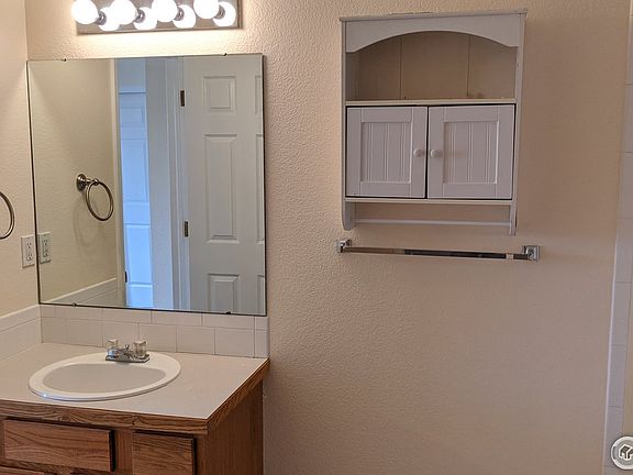 4th image of 504 N 28th Avenue Ct