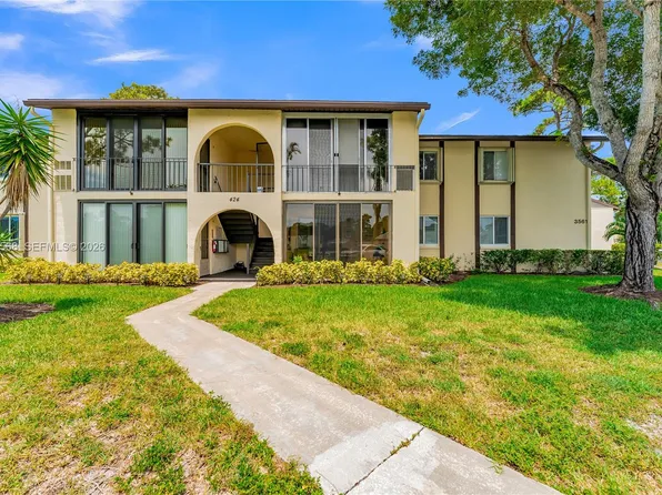 3561 Pine Tree Ct APT D-1, Greenacres, FL 33463