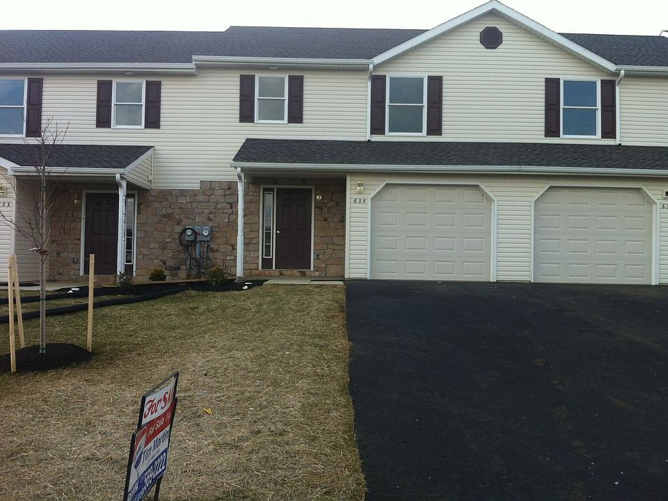 2nd image of 635 Sunflower St