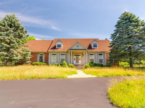 4090 Perryville Rd, Ortonville, MI 48462