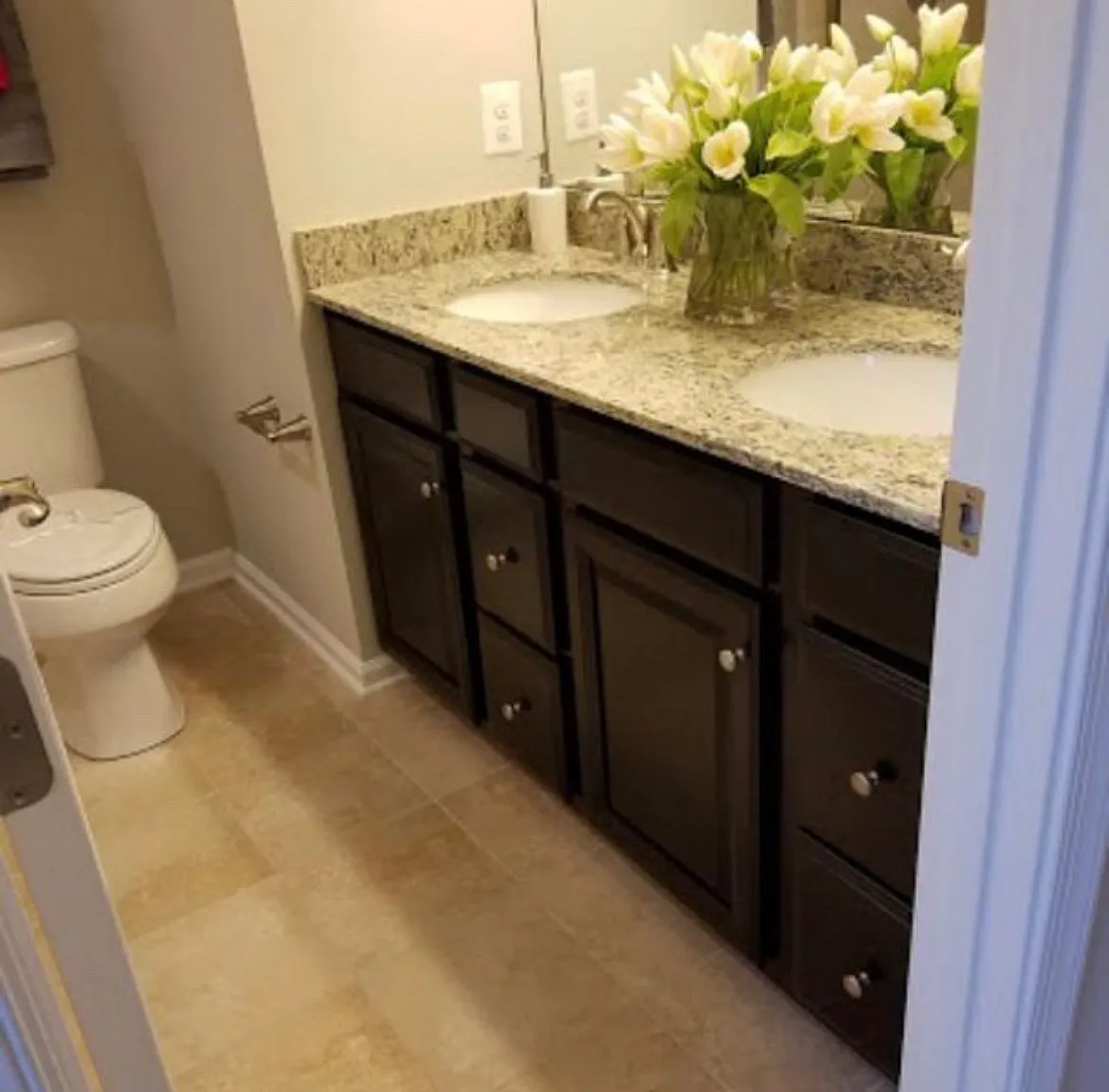 3 bed, 2104 sqft, $2,800 — Photo 2