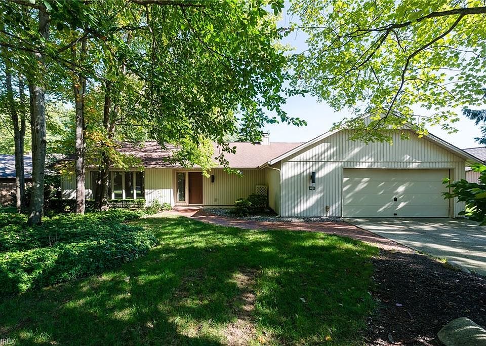 1st image of 21668 Meadows Edge Ln