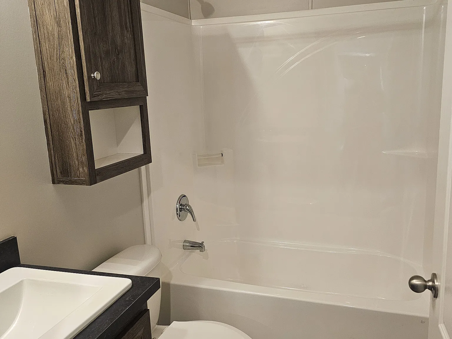 3 bed, 1056 sqft, $1,149 — Photo 3