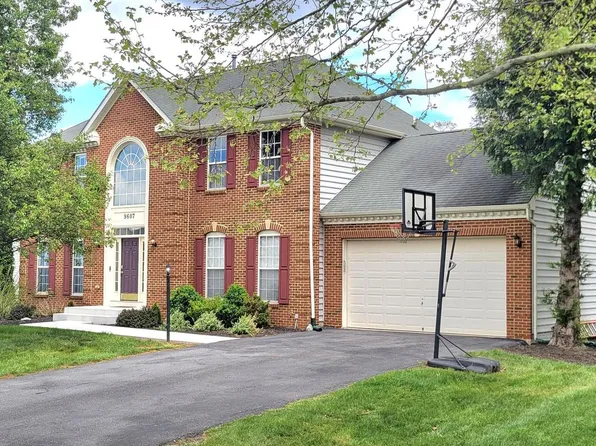 9607 Morning Walk Dr, Hagerstown, MD 21740