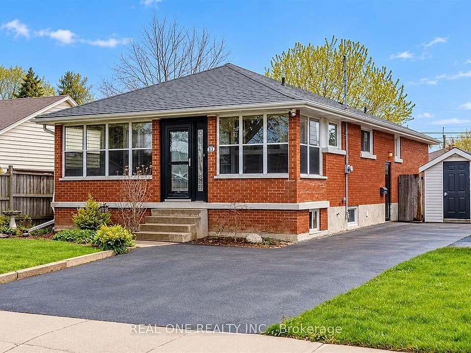 25 Terrace Dr #UPPER