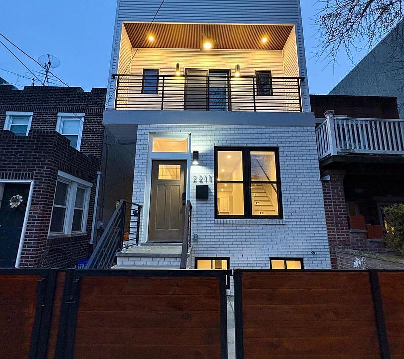 2nd image of 2211 Cedar St