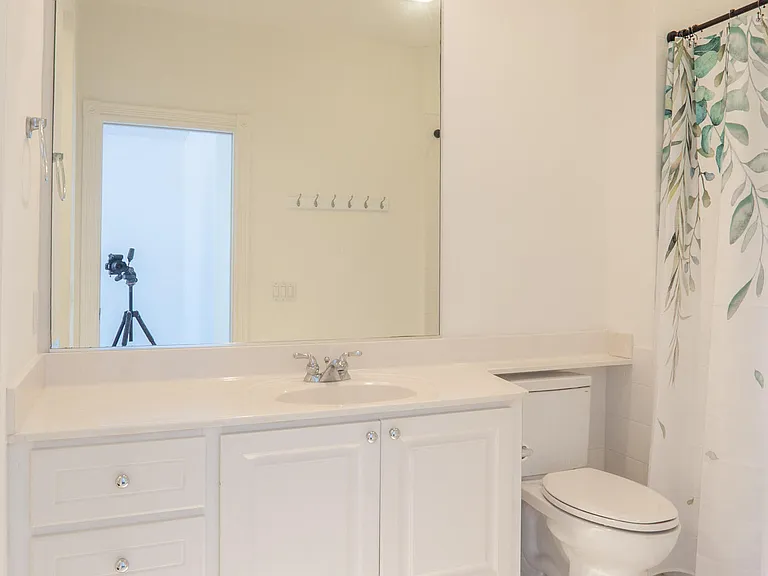 186 Soriano Dr — Photo 23