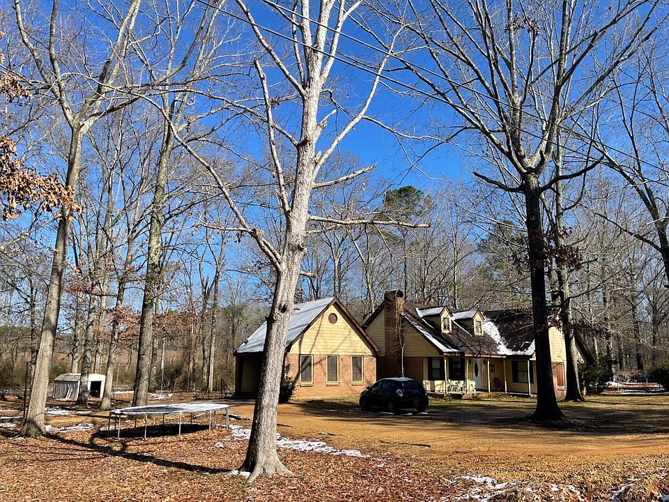 2nd image of 123 Farris Park Rd