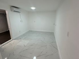 515 NW 60th Ct, Miami, FL