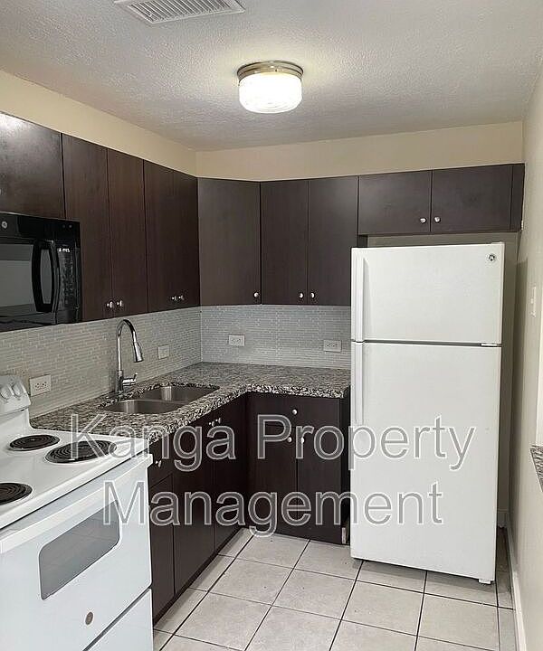 1st image of 810 SW 6th Ct #C
