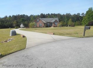 7025 Pack House Dr, Hope Mills, NC 28348