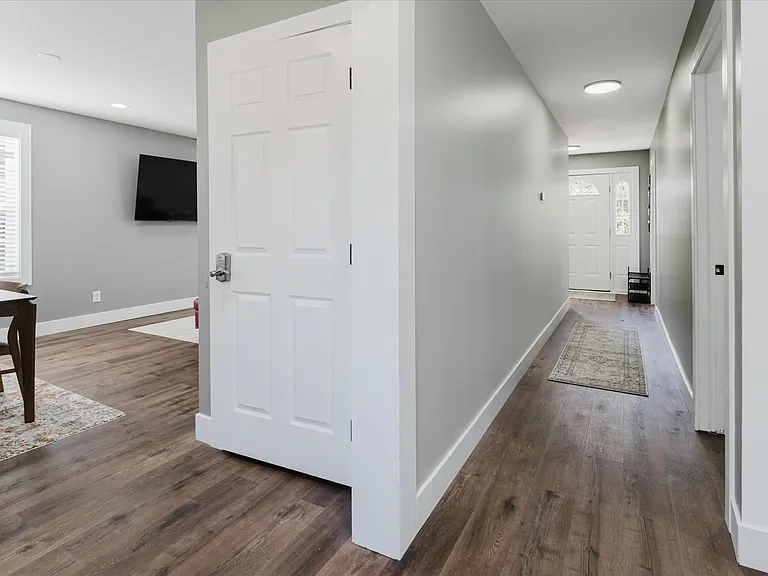 1210 Washtenaw Ave — Photo 5