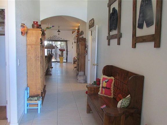 4th image of 2888 Country Club Dr