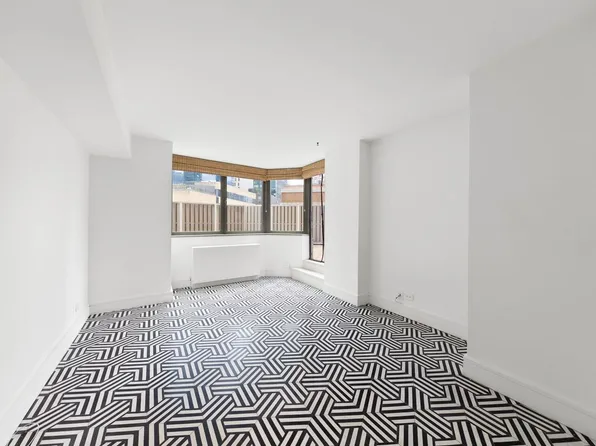 500 West 43rd Street 3C image 2 of 9
