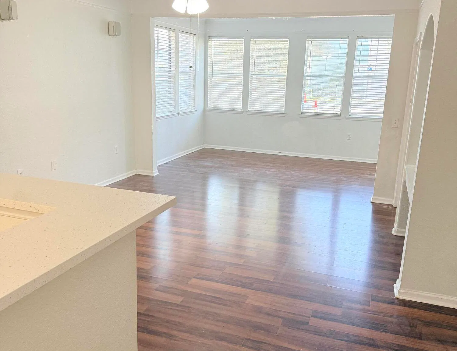 3 bed, 2.0 bath, 1345 sqft, $1,800 — Photo 2