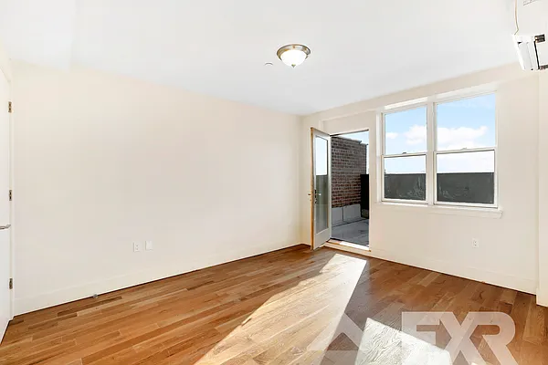 Rented by EXR | media 40