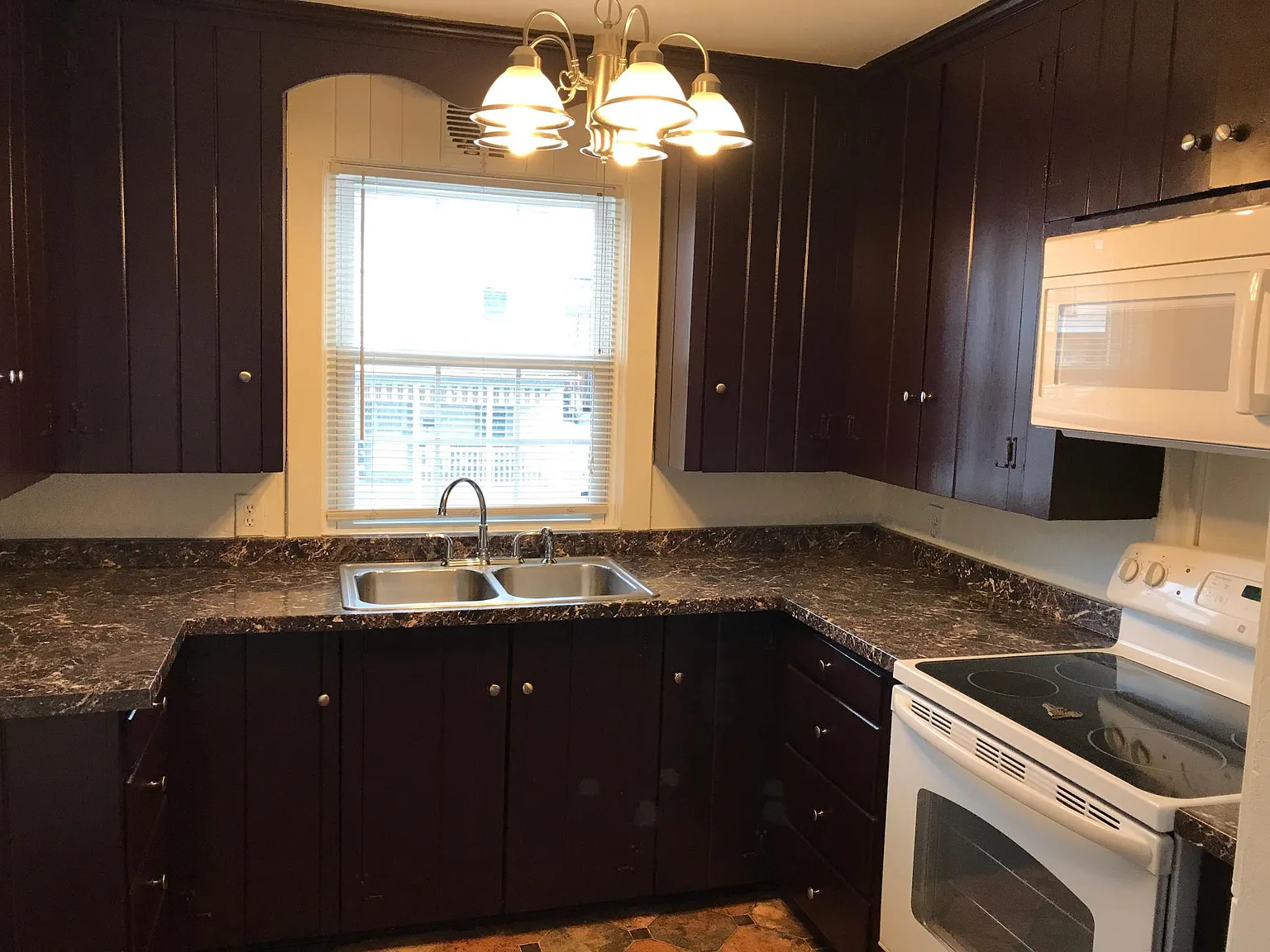 1046 Liberty St #1 — Photo 4