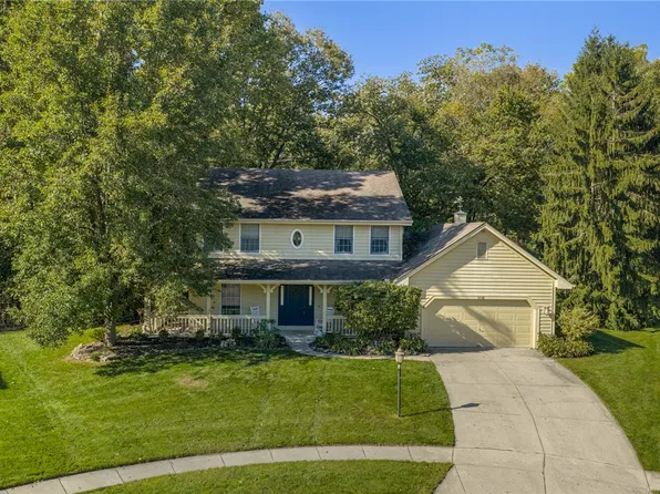 2235 Shadowood Cir, Bellbrook, OH 45305