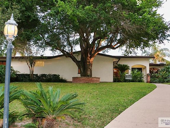 3rd image of 2102 S Parkwood Dr