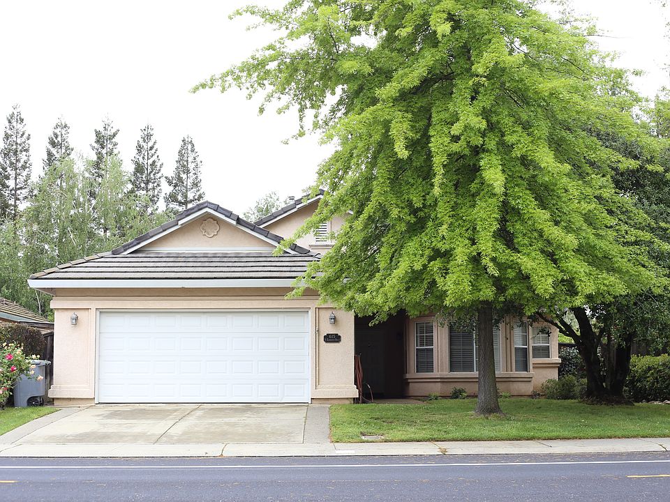 1st image of 615 Evergreen Dr